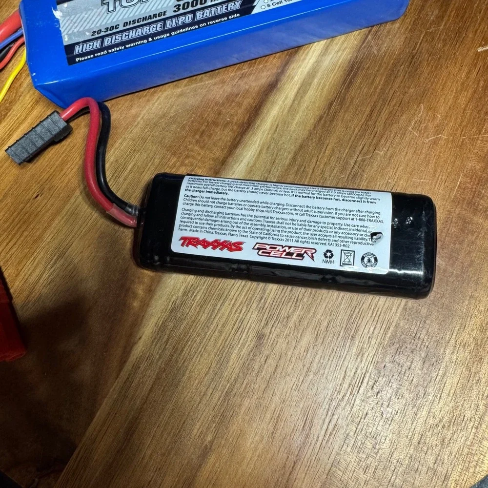 Turnigy 3000mAh 11.1V LiPo and Traxxas 7.2V 1200mAh NiMH RC Battery Lot